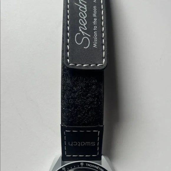 Omega x Swatch Speedmaster Misson to the Moon Watch - Picture 3 of 8